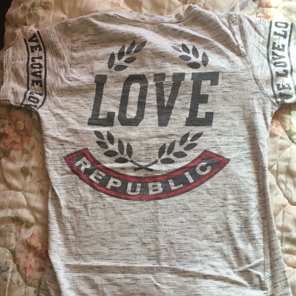 Never worn/ no tears/ no stains. - Picture 4 of 5